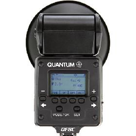 TRIO's radio sends TTL commands to other remote Qflash TRIO's. Configure distinct modes and settings of remote Qflash TRIO's from the on-camera TRIO. 
